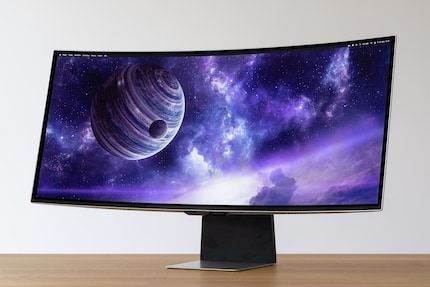 Il Samsung Odyssey OLED G8 mi dà l’idea di essere più moderno, ma anche di qualità inferiore.