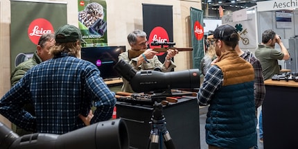 Even if it’s just a wooden shaft that’s all about its telescope: a weapon at the ready gives me a strange feeling. And would you relax that finger, please.