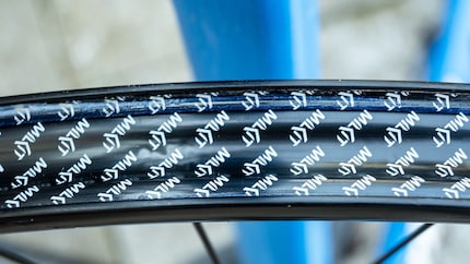 The clean rim with rim tape from Milkit.