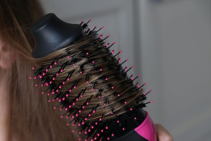 The oval shape brings zing to my hair.