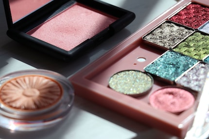 Blushes and eye shadows I’m experimenting with.