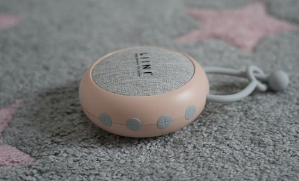 Puoi usare i pulsanti ad esempio per azionare Snoozy o regolare il volume.