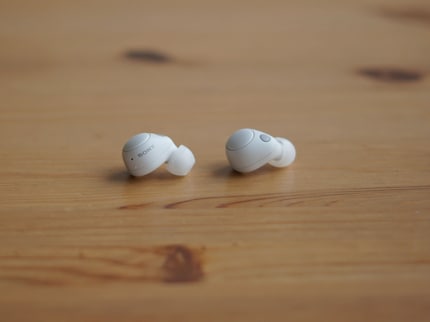 The small buds can suppress noise decently.
