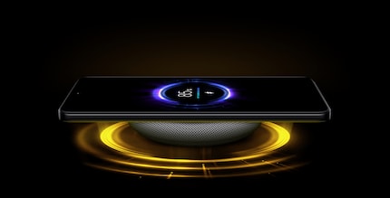 L'F5 Pro può essere caricato in modalità wireless con 30 watt - questo è il massimo livello.