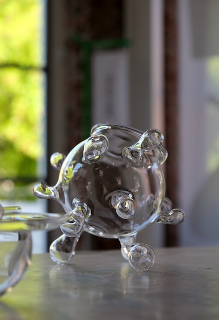 «Augen zu» consiste in cinque bicchieri da cocktail.