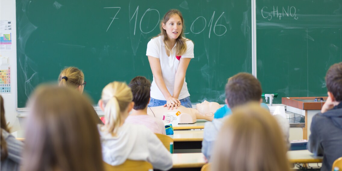 Children save lives: practise first aid at pre-school age Children save lives: practise first aid at pre-school age