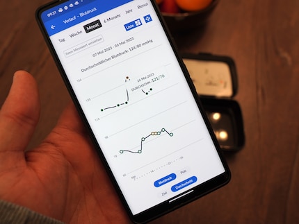 Nell'app viene analizzata la pressione sanguigna e i valori vengono memorizzati.