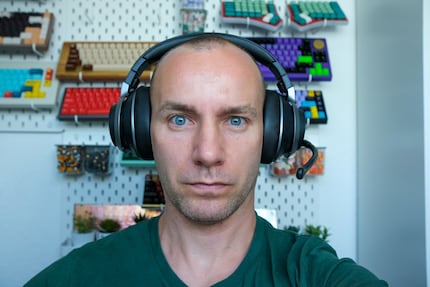 Sulla mia testa piccola, Stealth Pro sembra immenso.