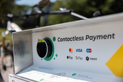 Il pagamento contactless è possibile con tutti i comuni mezzi di pagamento.