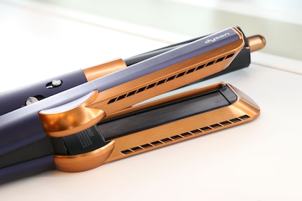 The design is reminiscent of aeroplane wings.