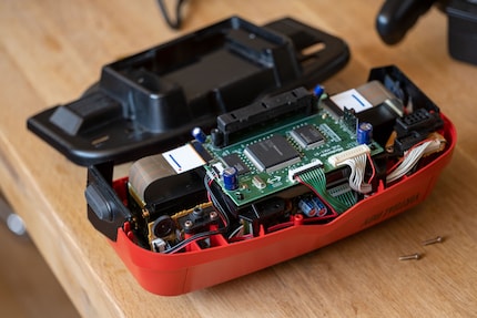 Ecco come appare un Virtual Boy dall'interno.