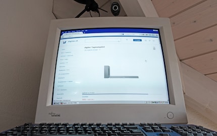 Con una risoluzione di 1024 × 768 pixel, www.digitec.ch mi mostra solo l'offerta del giorno del negozio. Una soundbar che non viene venduta molto. Solo quando scorro la pagina vedo che si tratta di un apparecchio dal nome altisonante Philips TAB8505/10.