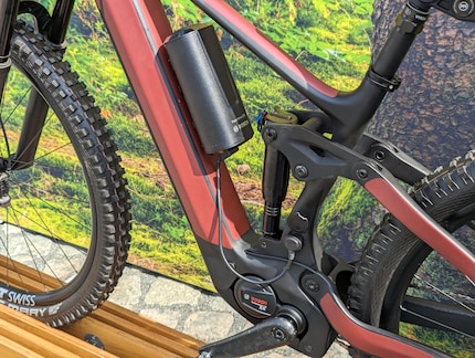 Il nuovo motore Performance Line SX compatto e leggero e la batteria estesa sul telaio.