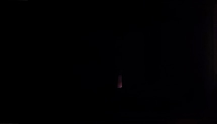 Il test dello specchio: il riflesso della lampada è appena visibile nel G3 di LG.