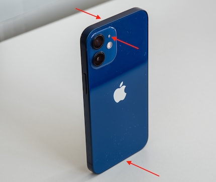 L'iPhone ha dei microfoni in questi punti.