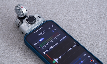 Lo schermo sarebbe normalmente capovolto, ma l'app Zoom può ruotare il display.