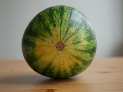 La macchia di campo deve essere grande e gialla.
