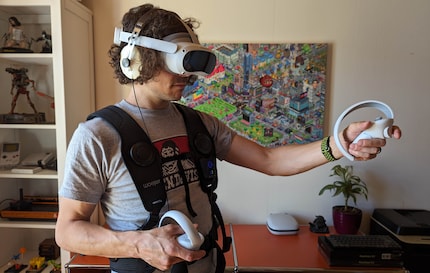 Se già devo indossare un headset VR, il gilet è la cosa meno fastidiosa, a parte il caldo.