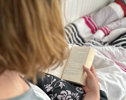 Proprio come quando ero bambina, questa settimana temo il momento «via il libro, luci spente, è ora di dormire». Tuttavia, la lettura serale è la vincita di questa settimana: spero che torni ad essere parte integrante del mio rituale serale.