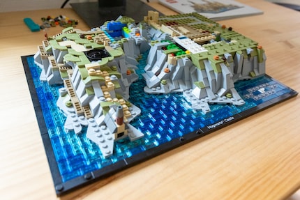 La base c'è. Non vedo l'ora di vedere come sarà il diorama con il castello.