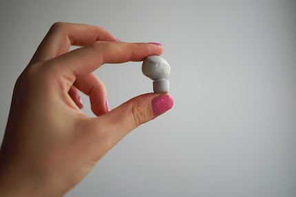 Nonostante le dimensioni ridotte, la cancellazione attiva del rumore è buona e, cosa importante, non c'è rumore di fondo.