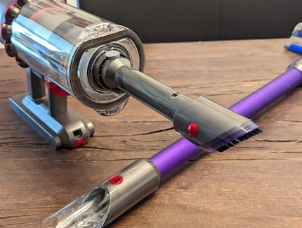 Basta rimuovere il tubo grande e il Dyson diventa un aspirabriciole.