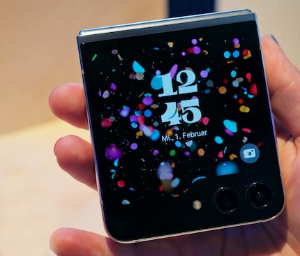 Puoi scegliere lo sfondo che preferisci per il Samsung Galaxy Z Flip 5.
