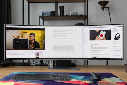 Trovo il formato 32:9 molto pratico per il lavoro. Per disporre rapidamente le finestre una accanto all'altra, utilizzo lo strumento «Magnet» di MacOS.
