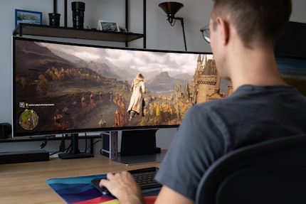 Se si vuole spendere molti soldi per una scheda grafica, si dovrebbe anche avere un monitor di qualità corrispondente. Il G9 OLED si trova in cima alla mia lista dei desideri.