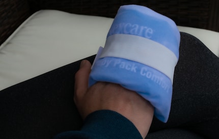 L'impacco è stato utilizzato sulle gambe, sulla testa e sulle mani, resistendo anche alla voglia di muoversi dei bambini.
