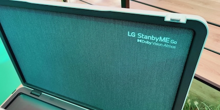 The sound system, which even supports Dolby Atmos, is built into the back of the case.
