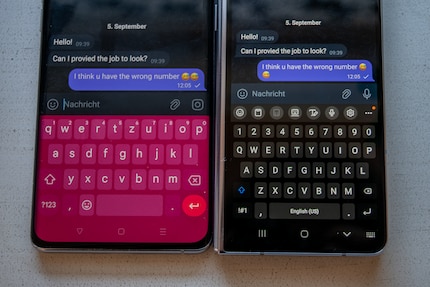 Il mio Oppo Find X5 a sinistra ha una tastiera più grande rispetto al pieghevole Samsung a destra.