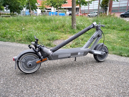 Lo Xiaomi 4 Ultra può essere ripiegato in modo semplice e veloce, ma pesa ben 25 chili.
