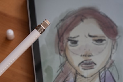 La Apple Pencil di prima generazione ha ancora un connettore Lightning.