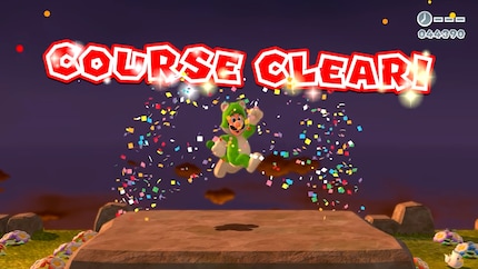 Luigi, ovviamente, riceve un costume da gatto verde.