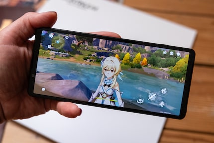 The mobile game « Genshin Impact» runs smoothly and the graphics power required is no problem for the Xperia 5 V.