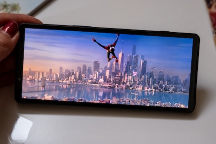 For 21:9 videos, the Sony has exactly the right aspect ratio.