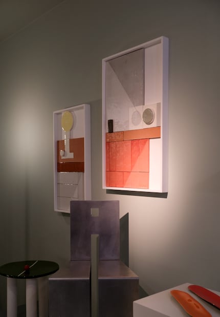I murales in rilievo possono competere con i dipinti a olio grazie allo smalto ceramico.