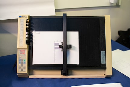 Il plotter disegna da solo.