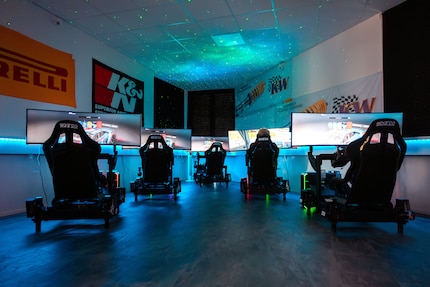 Up to eight people can compete against each other.