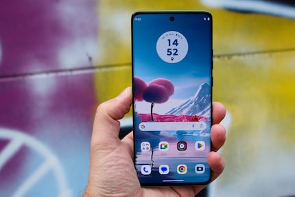 Smart display, reliable fingerprint sensor and waterproof housing.