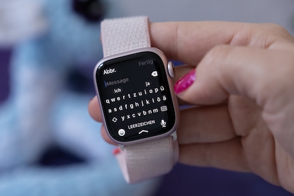 Se necessario, posso digitare velocemente sulla mini-tastiera.
