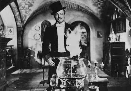 Heinz Rühmann è la star del film.