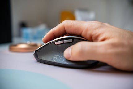 The rubberised sides provide a comfortable grip for the thumb.
