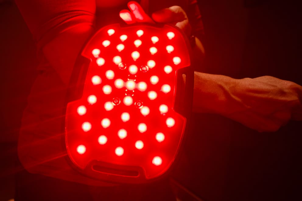 I LED a luce rossa visibile e invisibile sono progettati per favorire il rilassamento e la guarigione.