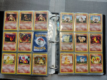Le carte collezionabili con i Pokémon riempivano interi album.