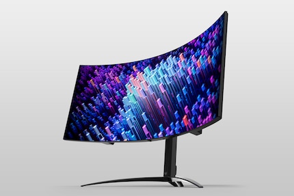 L'Acer Predator X39. La curvatura dei monitor OLED è molto aggressiva a 800R.