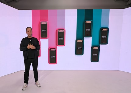 I semplici feature phone continueranno ad essere disponibili con il marchio Nokia.