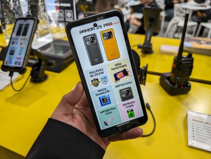 L'Armor 25 Pro di Ulefone sembra quasi un normale smartphone.