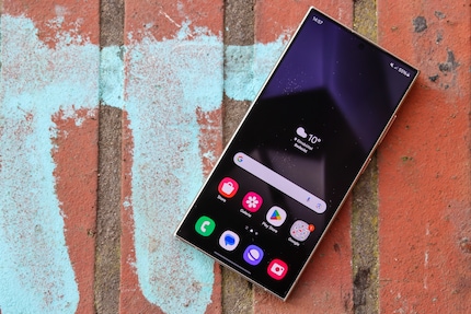Samsung ha reso il display dell'S24 Ultra piatto e molto luminoso.